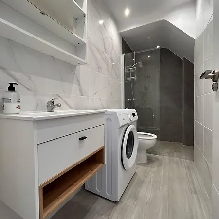 Spacious, Two-storey Paraiso Del Mar With Pool 또레비에하